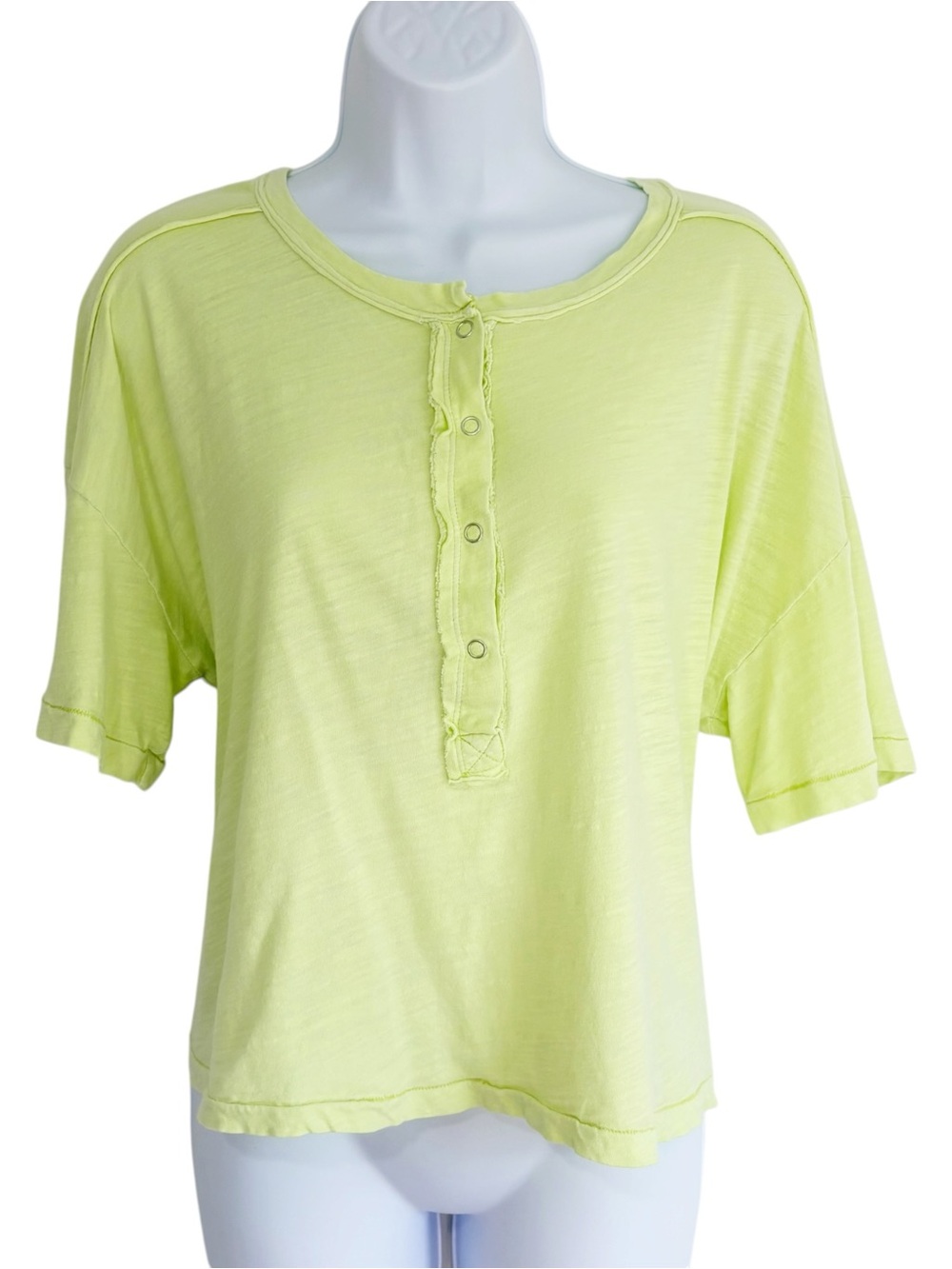 EVEREVE Oaklynn Washed Henley Oversized Boxy Top Lime Green Large